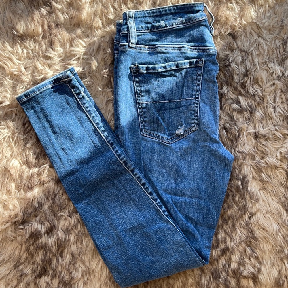 American Eagle Distressed Hi-Rise Jeggings